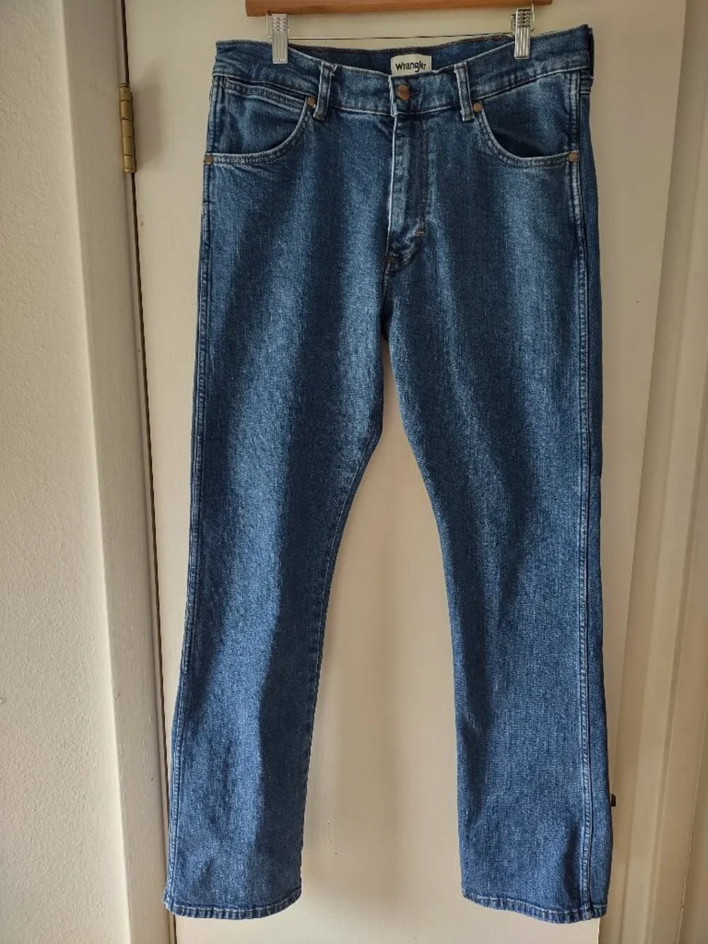 Wrangler Men's Straight Leg Jeans 34x34 Medium Wash Stretch Denim Classic Fit